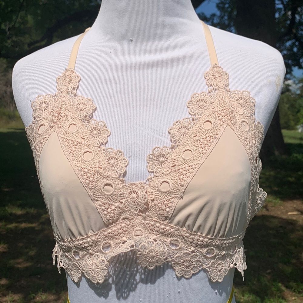 Aerie Pastel Blush Peach Cream Crochet Lace Detail Bralette Size Small
